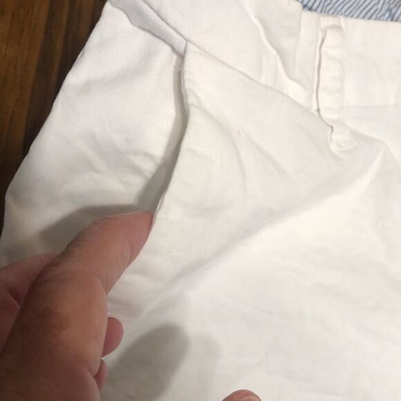 Old Navy Everyday White cuffed Shorts Size 6 - Picture 2 of 6